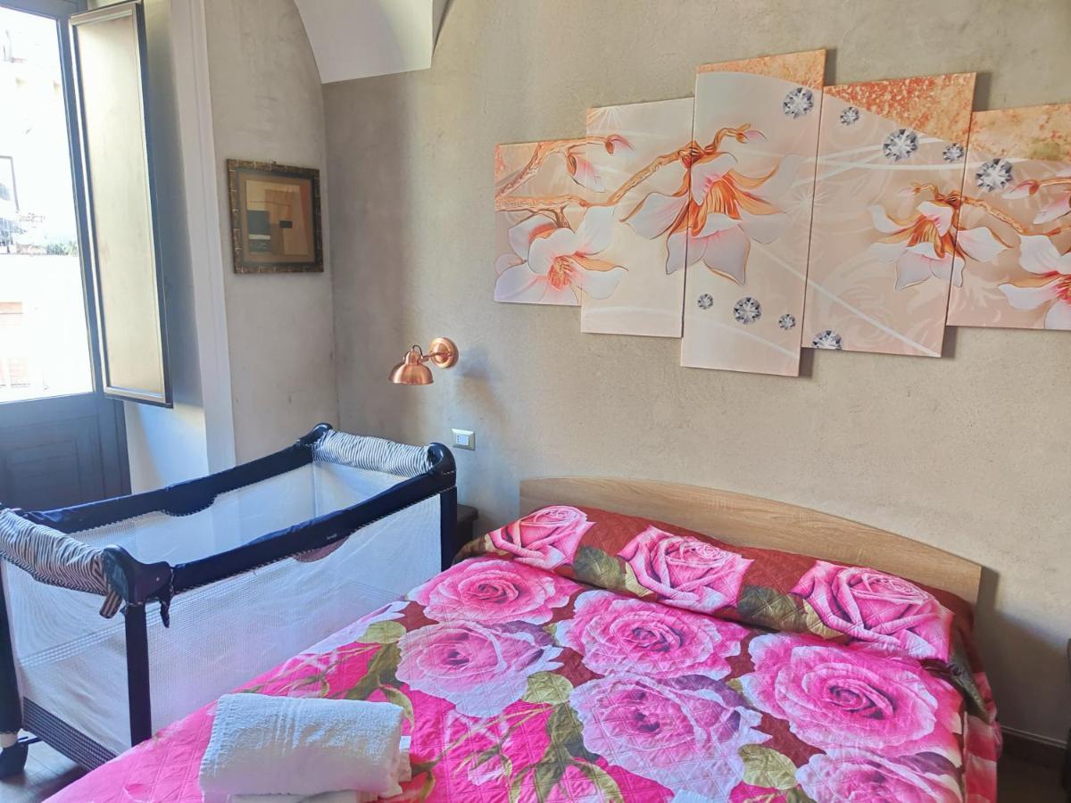 Pantaleone Holiday House Apartment Catania Bagian luar foto